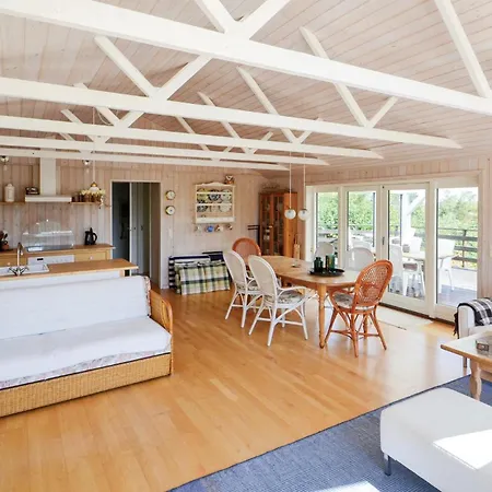 Three-Bedroom Holiday Home In Ebeltoft